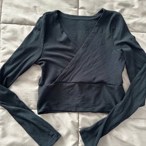Long Sleeve Black Crop